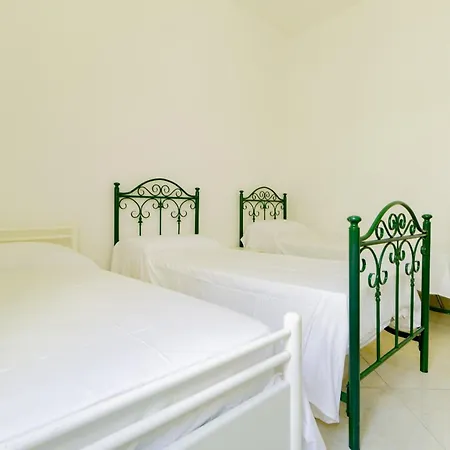 Freedom Flat - * San Foca