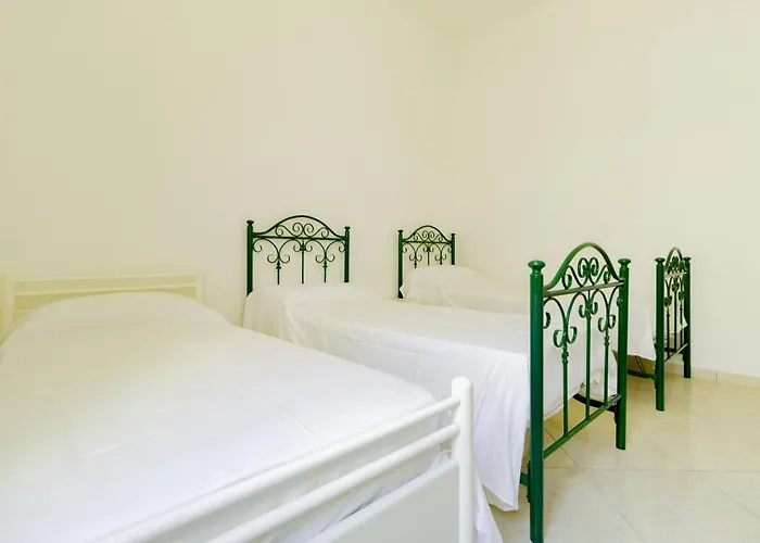 Freedom Flat - * San Foca
