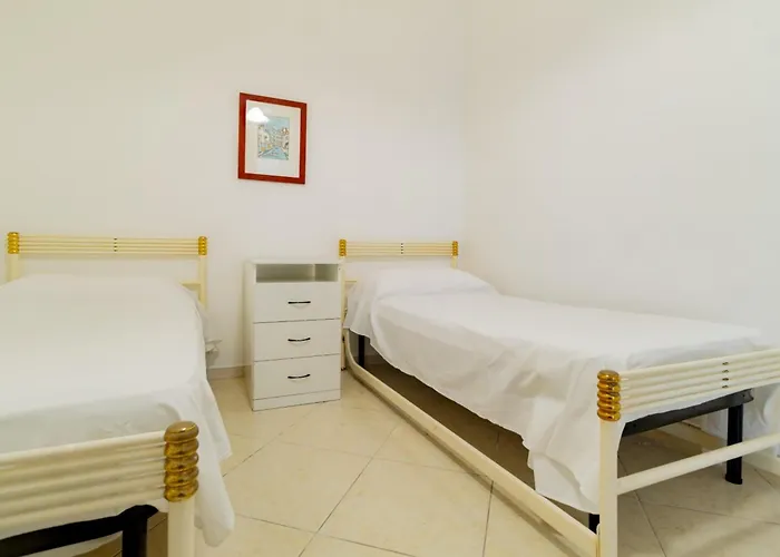Freedom Flat - * San Foca